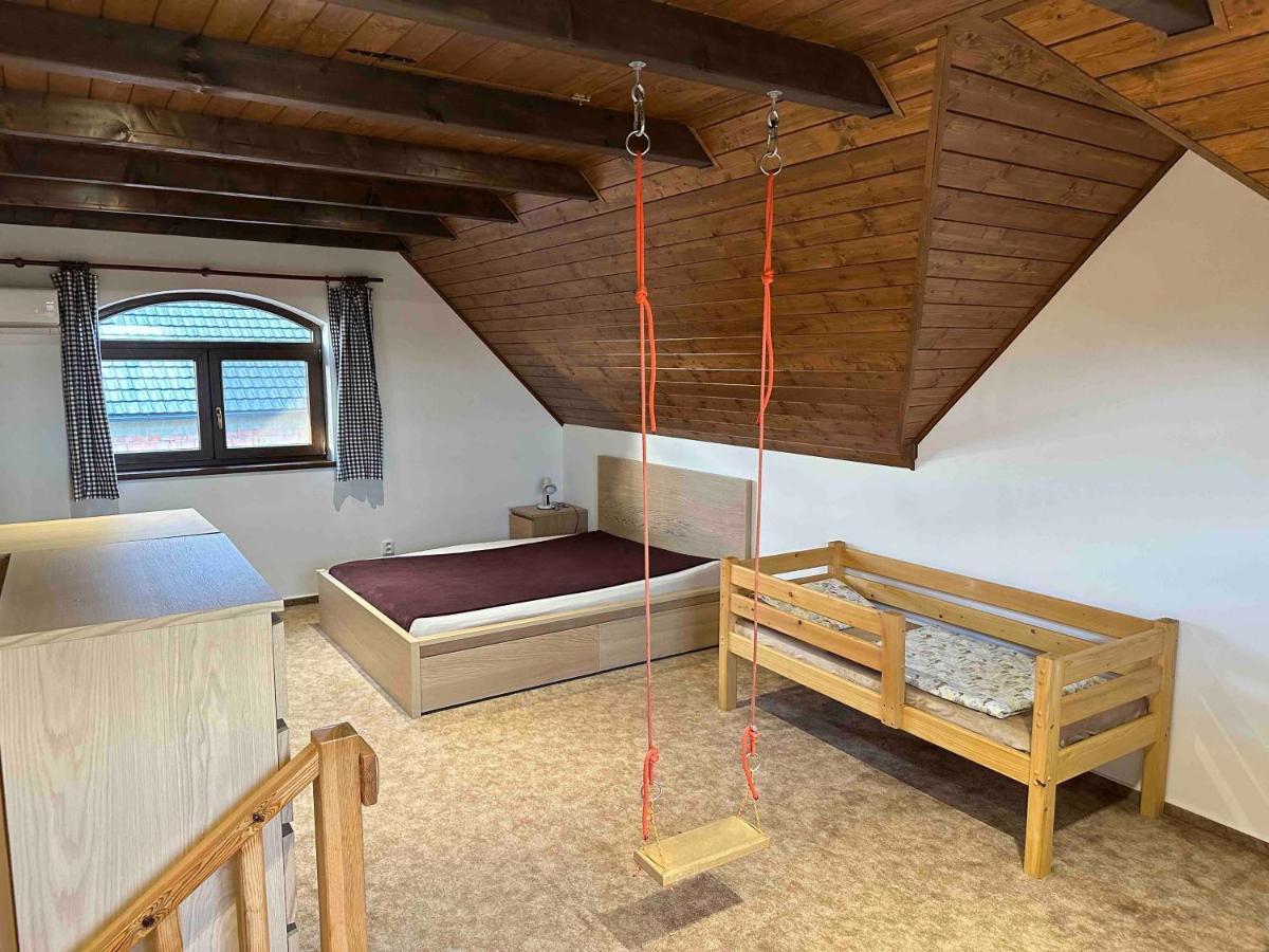 Penzion - Apartman Prestavlky Tršice Exteriör bild